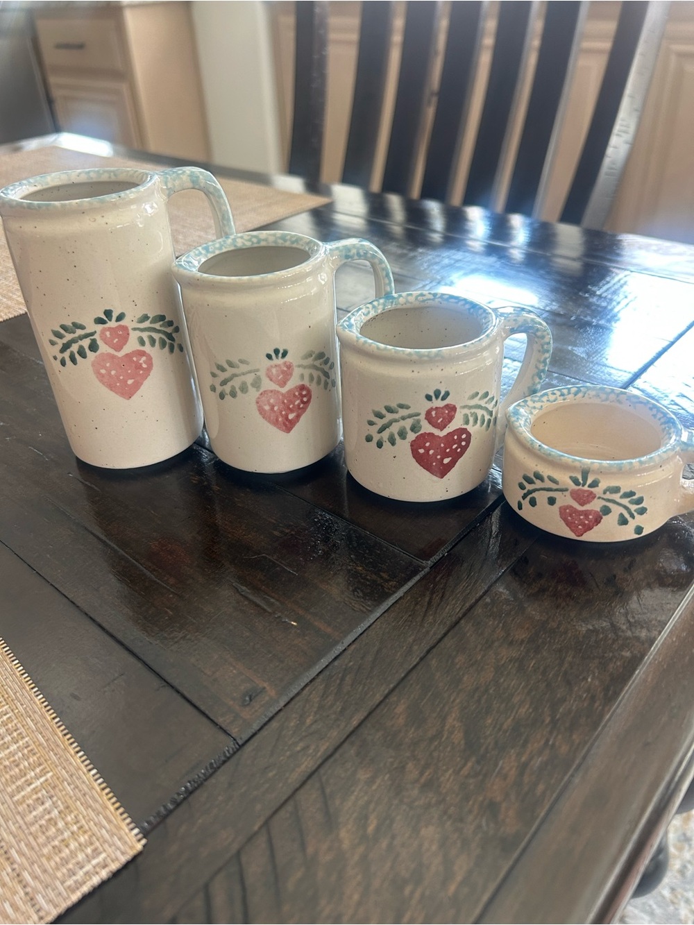Set of Ceramic Heart and Leaf Motif Measuring Cups